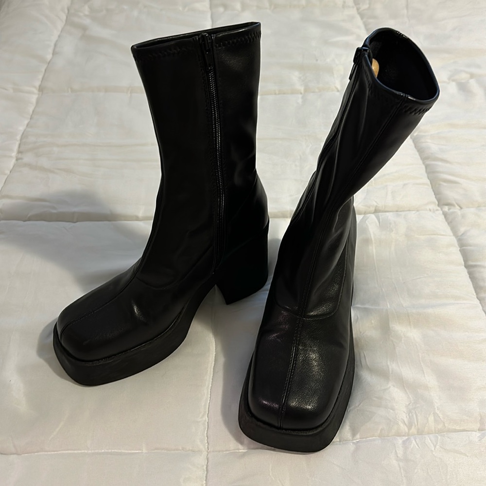 Steve Madden Klayton Black Platform 70’s style Boots